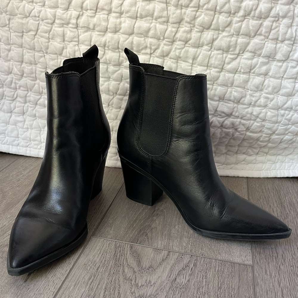 Nine West Women's Wyllis Black Leather Block Heel Booties Size 7.5